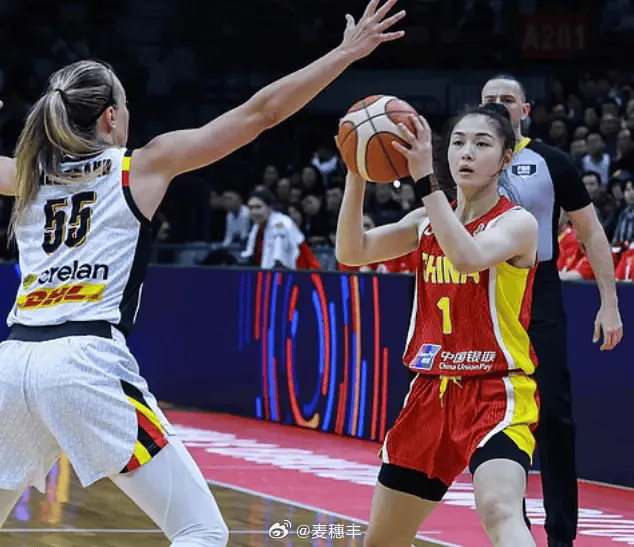 世界杯手机观看软件下载-媒体人：中国女篮内线攒够了“移动长城”，却外线不行了