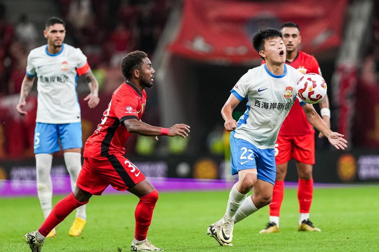 世界杯官方直播app官网入口-3笔过百万欧！中超冬窗转会费TOP10：国产后卫143万欧，申花2人