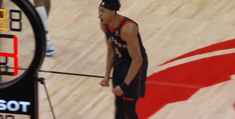 世界杯手机观看软件下载-胜负手！杰伦·格林扣篮被巴恩斯后帽 巴雷特反击飞扣杀死比赛